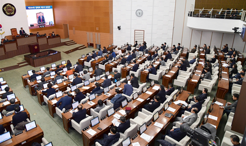서울시의회는 제291회 임시회를 개회, 오는 3월6일까지 15일간의 일정에 들어갔다.