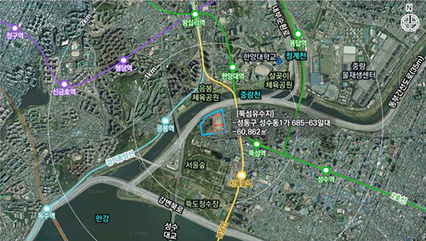 서울시는 17일 성동구 성수동1가 뚝섬유수지내에 복합문화체육센터 및 공영주차장 건립을 위한 도시계획시설 결정 변경안을 수정 가결했다. 사진은 뚝섬유수지 위치도.