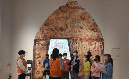 한성백제박물관이 삼국시대 백제와 고구려의 역사와 문화를 주제로 초등생 맞춤형 역사교육을 진행한다.