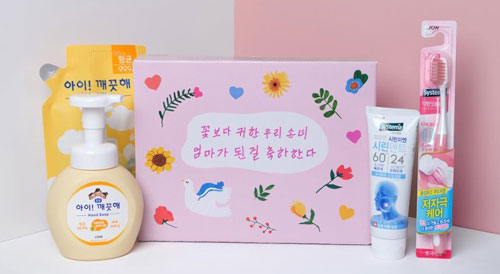 서울시는 서울에 사는 모든 임신부에게 임신기간 건강한 위생관리를 돕는 ‘위생용품 4종세트’(사진)를 제공한다.