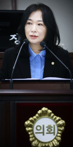 최옥주 송파구의원이 5분자유발언을 하고 있다.