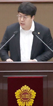 김동욱 서울시의원이 5분자유발언을 하고 있다.